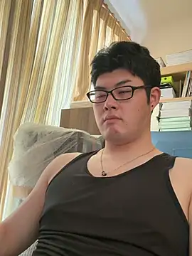 Snapshot of shun_201 chatting on 05-04-26, 03:46 shun 201 online show from 05-04-26, 03:46