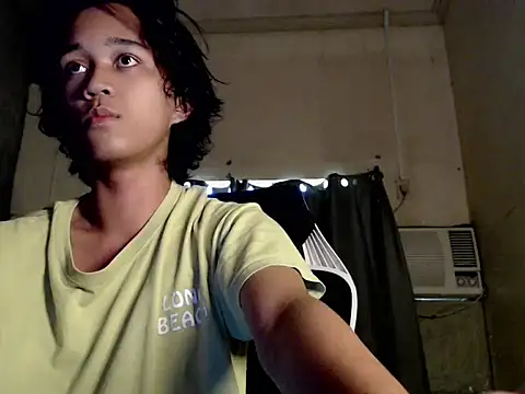 Snapshot of urnaughty_paul chatting on 06-19-26, 05:45 urnaughty paul online show from 06-19-26, 05:45