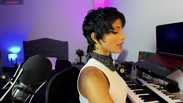 Candelaria000 online show from 05-05-26, 01:13