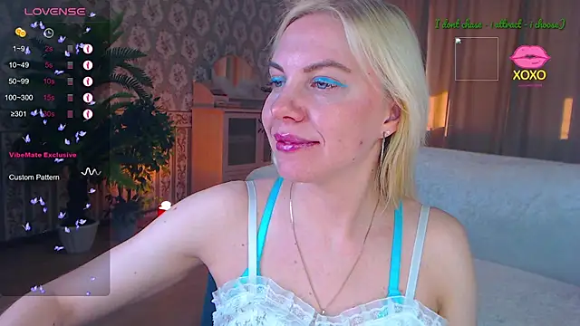 Snapshot of FromRussia chatting on 05-13-26, 01:58 FromRussia online show from 05-13-26, 01:58