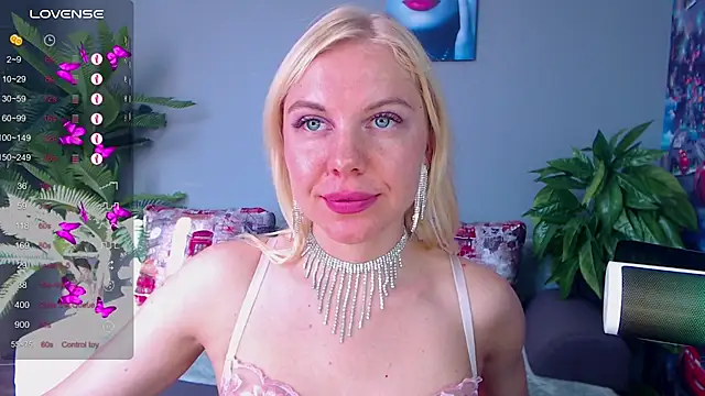 Snapshot of FromRussia chatting on 07-15-26, 01:33 FromRussia online show from 07-15-26, 01:33
