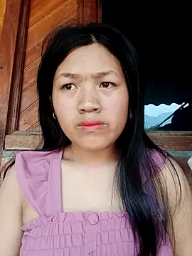 Snapshot of velira- chatting on 04-21-26, 06:09 velira- online show from 04-21-26, 06:09