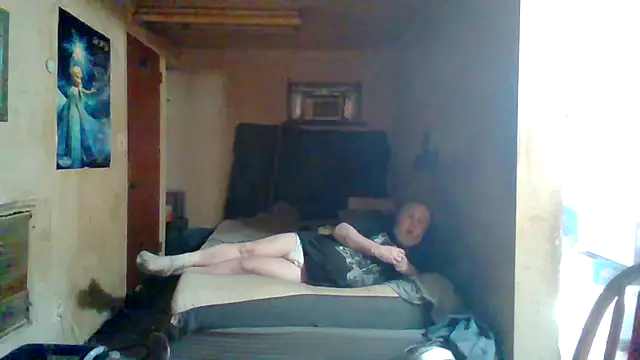 Nightshade1195 online show from 06-10-26, 09:03