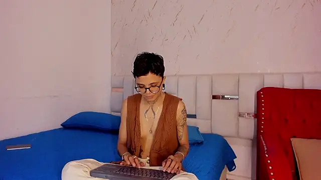Snapshot of Antony_D_ossa chatting on 05-10-26, 08:25 Antony D ossa online show from 05-10-26, 08:25