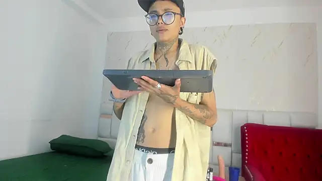 Snapshot of Antony_D_ossa chatting on 05-14-26, 07:53 Antony D ossa online show from 05-14-26, 07:53