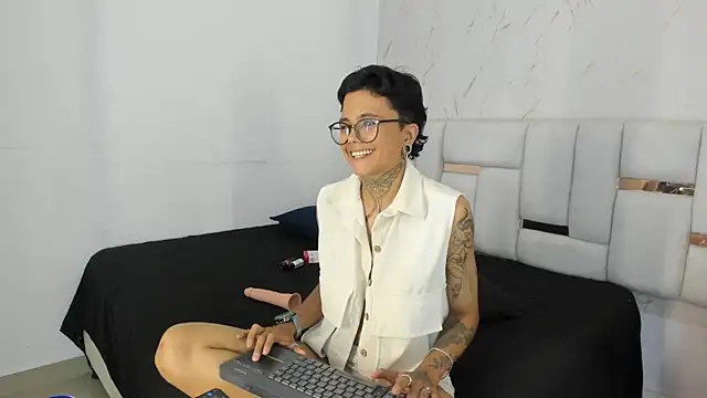 Snapshot of Antony_D_ossa chatting on 05-16-26, 07:56 Antony D ossa online show from 05-16-26, 07:56