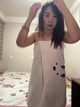 lucy-698 online show from 05-07-26, 01:38