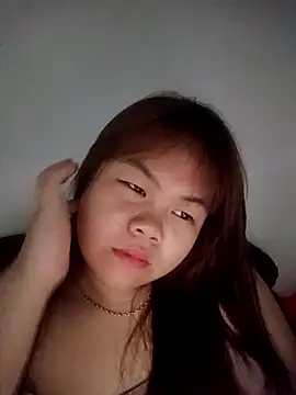 Snapshot of Truxcy1 chatting on 05-05-26, 01:19 Truxcy1 online show from 05-05-26, 01:19