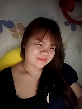 Snapshot of Truxcy1 chatting on 05-10-26, 01:33 Truxcy1 online show from 05-10-26, 01:33