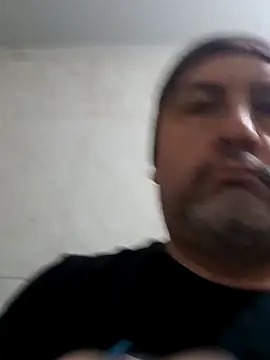 Snapshot of ar174 chatting on 05-12-26, 04:37 ar174 online show from 05-12-26, 04:37