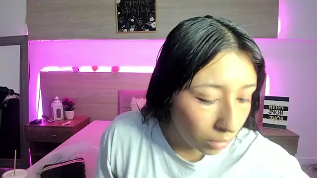 Snapshot of Selene_Rushe chatting on 05-06-26, 01:27 Selene Rushe online show from 05-06-26, 01:27