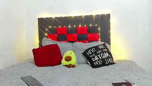 camila valenciia  online show from 04-22-26, 04:41