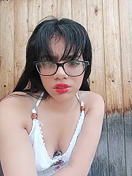 Snapshot of Dayii_sweet chatting on 05-28-26, 05:10 Dayii sweet online show from 05-28-26, 05:10