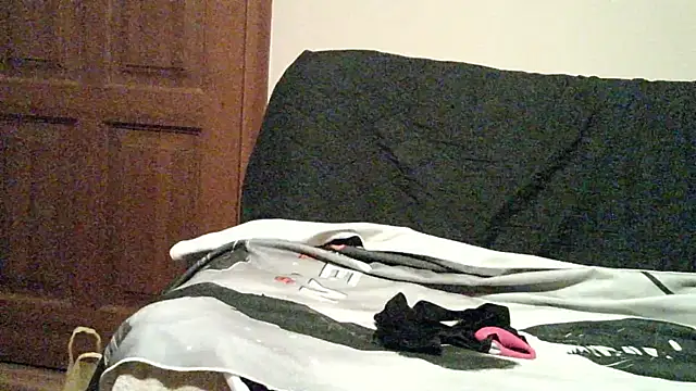 EscapedSibilant online show from 08-06-26, 08:44