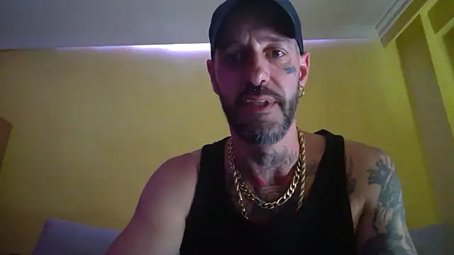 Snapshot of DuroHustler chatting on 05-23-26, 03:38 DuroHustler online show from 05-23-26, 03:38