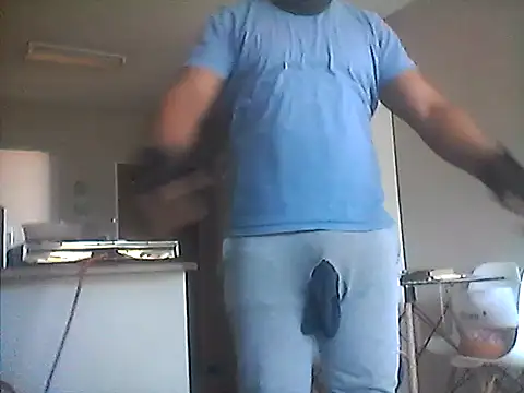Snapshot of LunjeSA chatting on 07-17-26, 08:43 LunjeSA online show from 07-17-26, 08:43