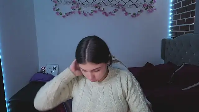 isabella monntolvo online show from 05-20-26, 07:42