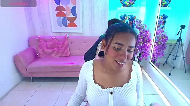 Snapshot of Afrodita_loren chatting on 05-23-26, 03:34 Afrodita loren online show from 05-23-26, 03:34