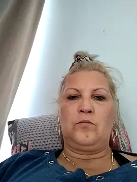 Snapshot of Divineblond chatting on 10-27-25, 12:31 Divineblond online show from 10-27-25, 12:31