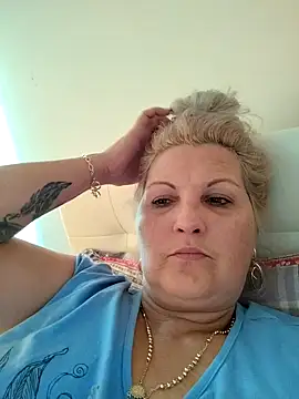 Snapshot of Divineblond chatting on 11-03-25, 01:23 Divineblond online show from 11-03-25, 01:23