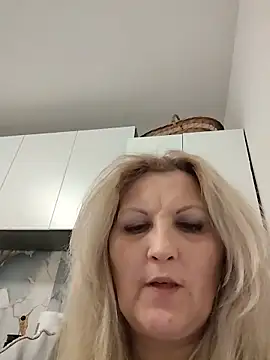 Divineblond online show from 03-08-26, 09:51