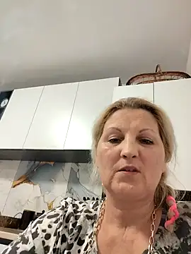 Divineblond online show from 03-25-26, 08:59