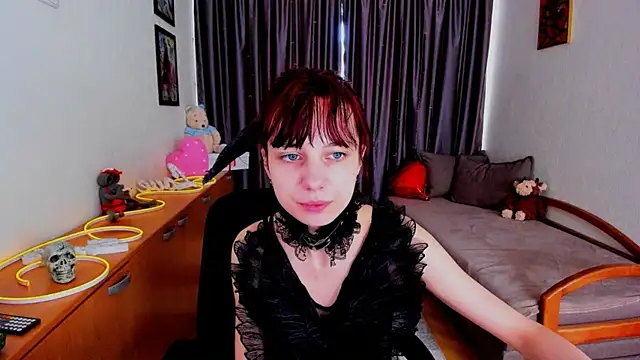 Snapshot of MiniLysii chatting on 06-20-26, 05:43 MiniLysii online show from 06-20-26, 05:43