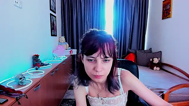 Snapshot of MiniLysii chatting on 06-22-26, 05:48 MiniLysii online show from 06-22-26, 05:48