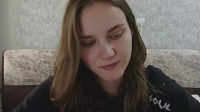 Snapshot of DolcezzaCream chatting on 06-18-26, 10:30 DolcezzaCream online show from 06-18-26, 10:30