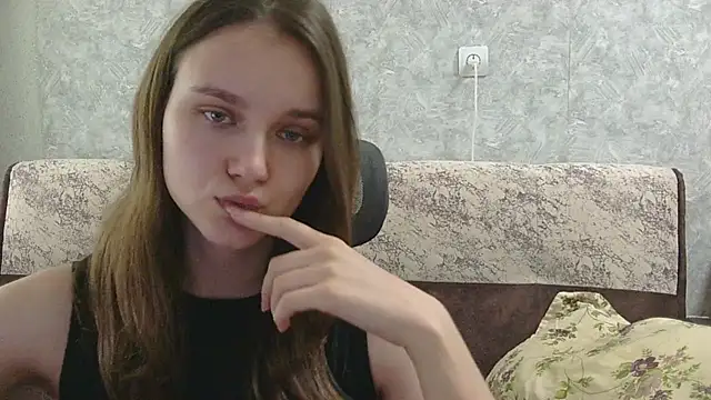 Snapshot of DolcezzaCream chatting on 07-30-26, 12:04 DolcezzaCream online show from 07-30-26, 12:04