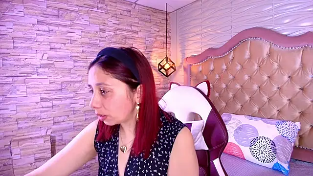 Snapshot of stephaniesun_ chatting on 07-25-26, 01:30 stephaniesun online show from 07-25-26, 01:30
