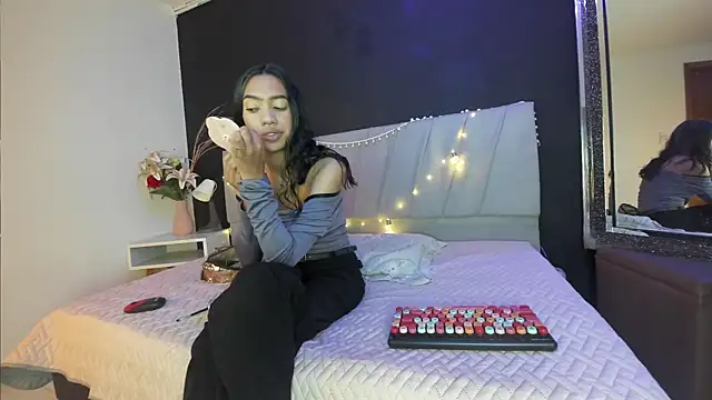 adharaharper online show from 06-17-26, 02:07