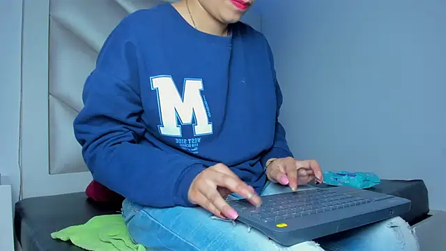 Valentina js online show from 06-18-26, 08:35