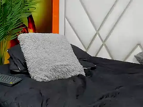 mia klein1 online show from 04-26-26, 01:58