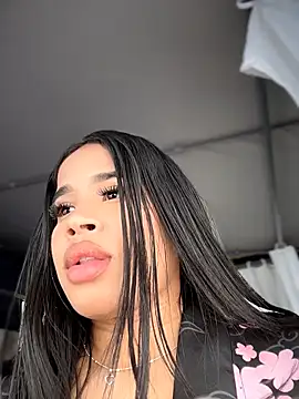 EmmaExoticaXXX online show from 06-18-26, 09:30