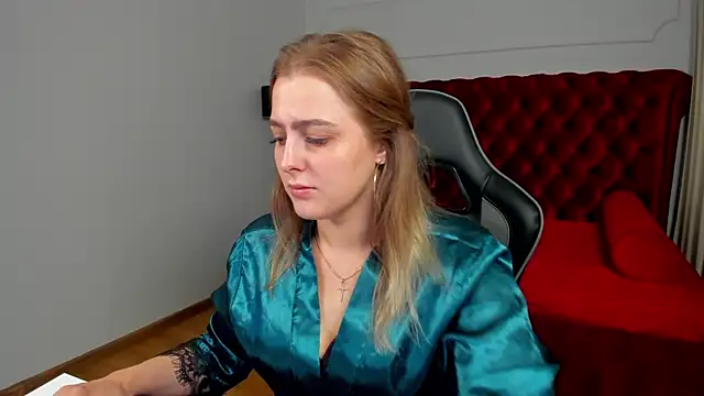 EllaBells online show from 07-17-26, 05:14