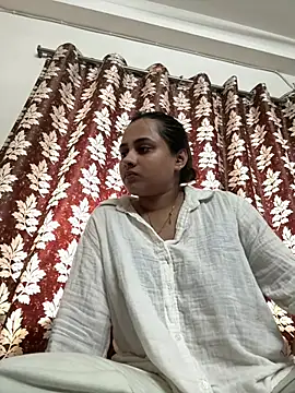 LUNA QUEEN95 online show from 04-28-26, 08:30