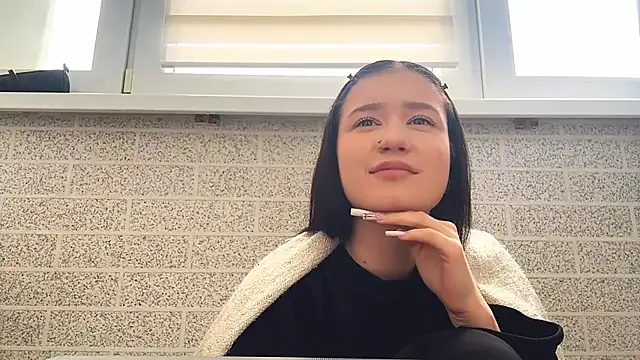 ReneeBossi online show from 04-27-26, 10:13