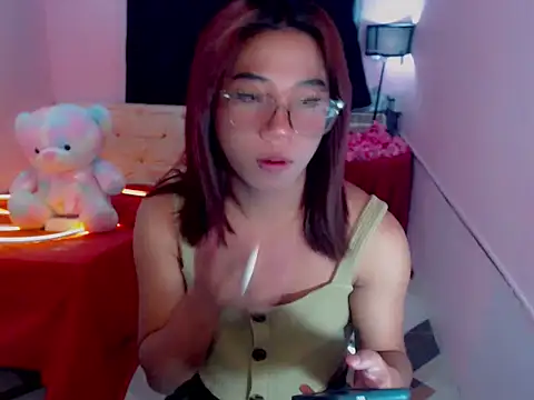 URsexyLylia online show from 05-26-26, 04:47