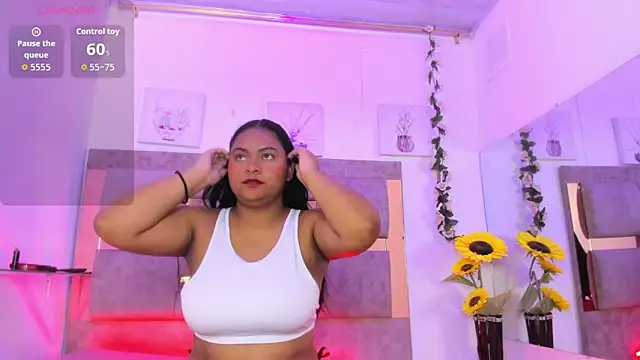 Playful Violet online show from 05-19-26, 02:23