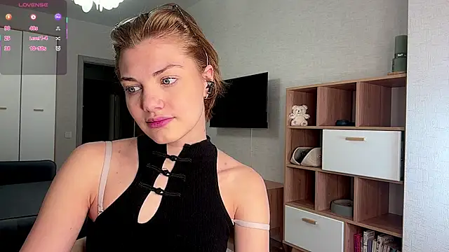 LinaFlamie online show from 07-17-26, 10:00
