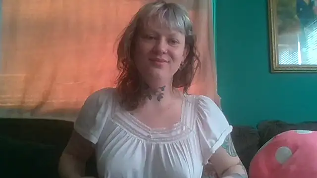 RosieSwitchBitch online show from 05-06-26, 11:04