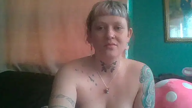 RosieSwitchBitch online show from 05-07-26, 04:56