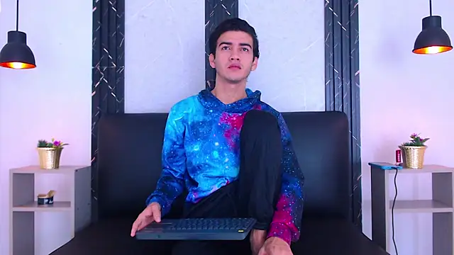 Feiccer Castquer online show from 04-28-26, 11:15