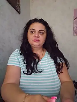 Snapshot of -CUTE-EVVIL- chatting on 06-12-26, 07:02 -CUTE-EVVIL- online show from 06-12-26, 07:02