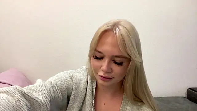 GooLana online show from 04-25-26, 03:09