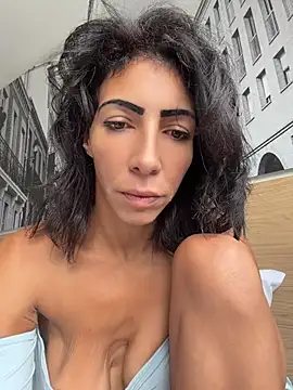 Yasmiinee online show from 07-16-26, 06:19