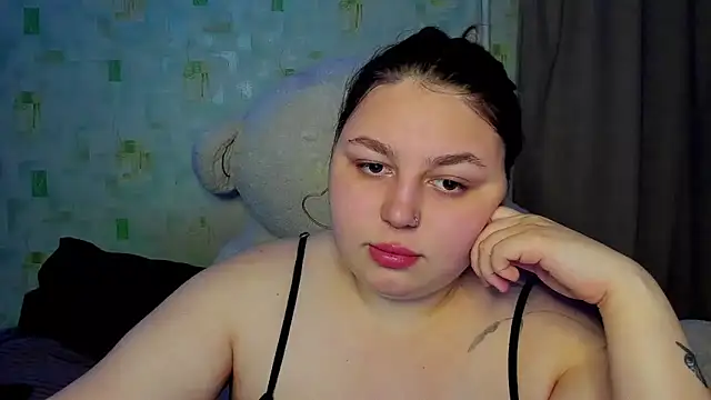 Snapshot of LillyHaigh chatting on 05-03-26, 11:00 LillyHaigh online show from 05-03-26, 11:00