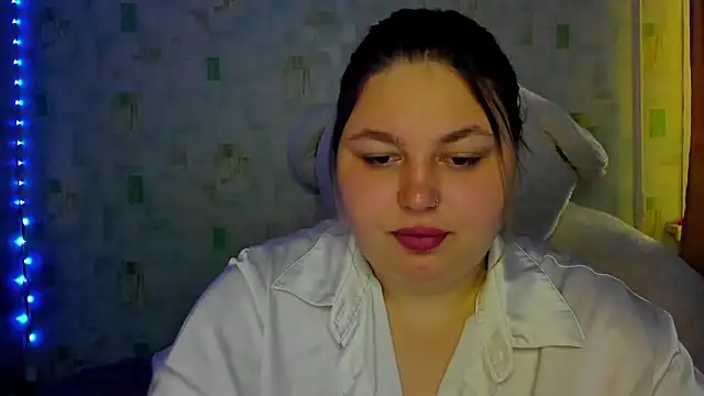 Snapshot of LillyHaigh chatting on 05-31-26, 11:50 LillyHaigh online show from 05-31-26, 11:50