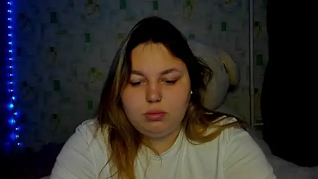 Snapshot of LillyHaigh chatting on 06-11-26, 07:23 LillyHaigh online show from 06-11-26, 07:23